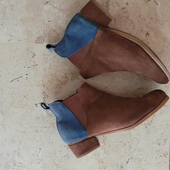 TOMS suede two-toned booties. Size 8 - Picture 2 of 10